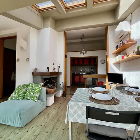 Settesanti Vintage Attic Apartment Florenz